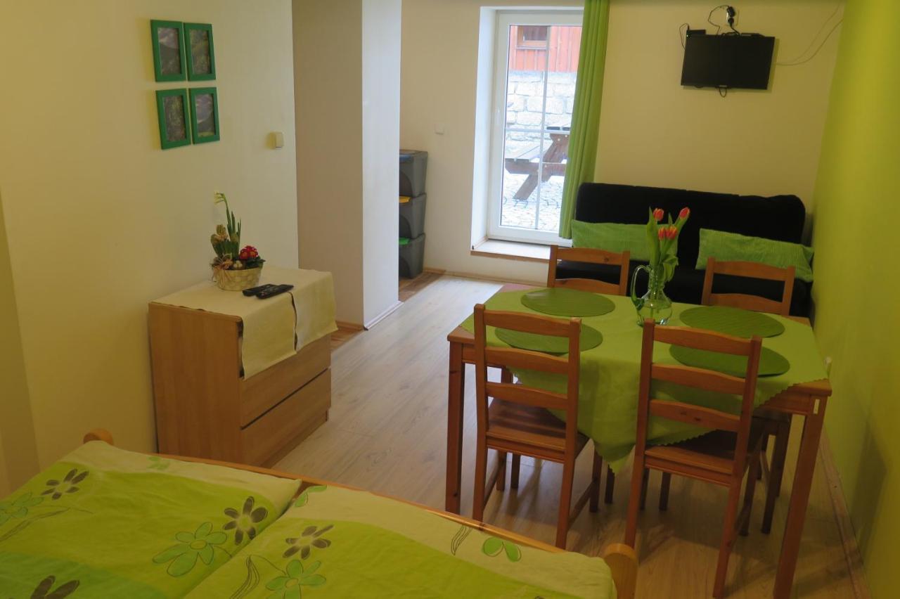 Apartments Skiareal U Vodarny Bedrichov ヤノフ・ナト・ニソウ エクステリア 写真